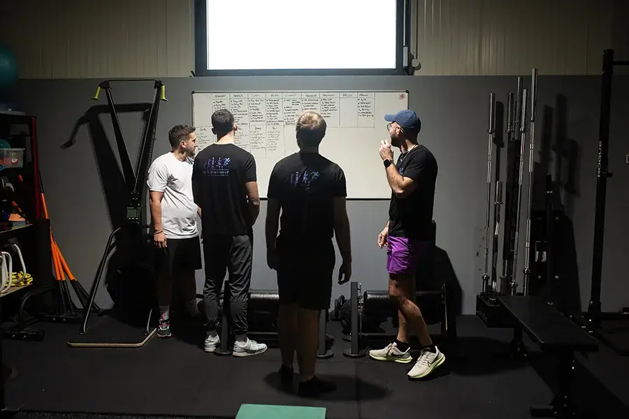 Coachs Better Movement réalisant un premier échange avec de nouveaux adhérents